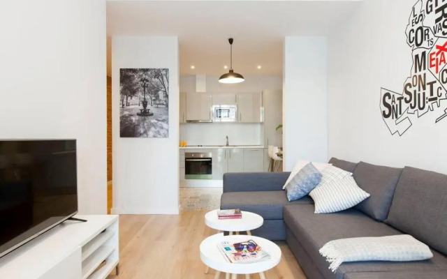 Perfectly located 4-bed 4-bath apartment in Barcelona 2-1