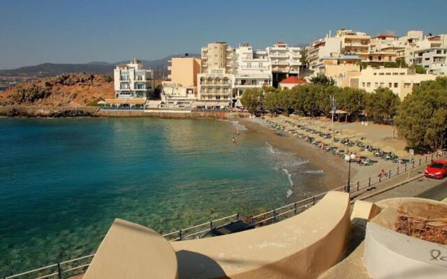 Ariadni 100sqm, 80m awarded beach, 2bedrooms for 2pers