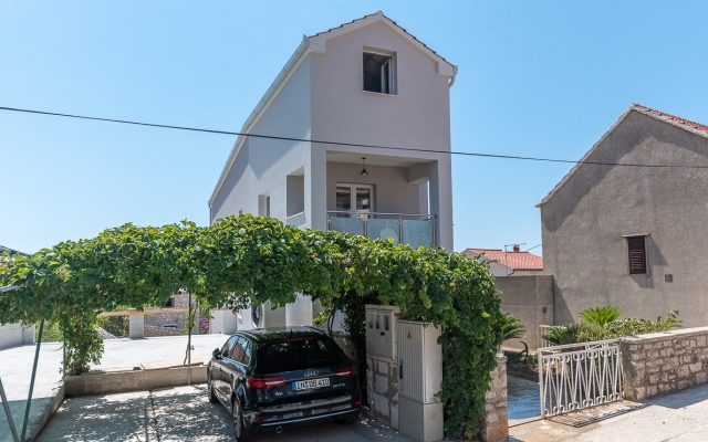 Apartment Renci - great location & sea view: A3 Bol, Island Brac