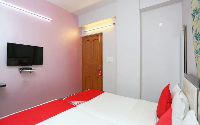 OYO 9718 Apartment near DLF IT Park