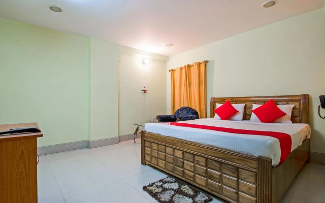 OYO 23043 Grand Ar Residency