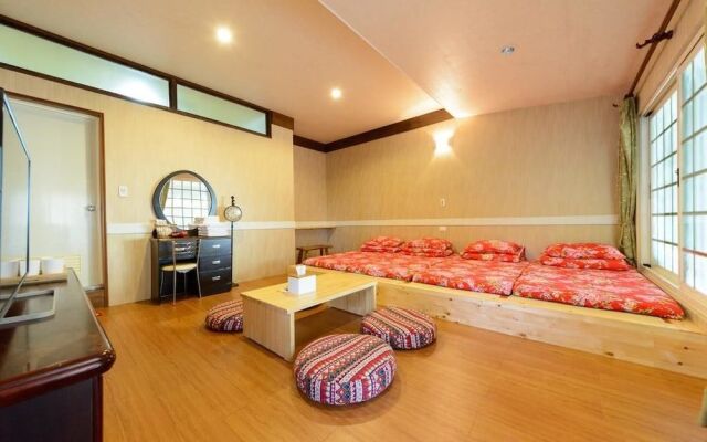 Hualien Yanliau B&B