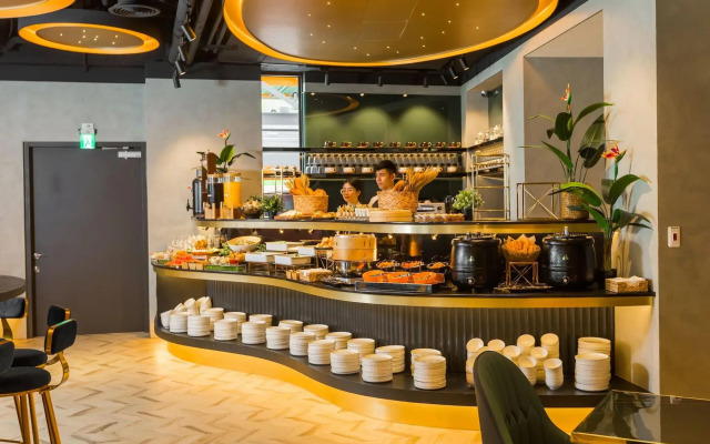 Q21 Hotel