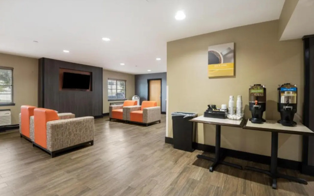 Studio 6 Lenexa, KS - Overland Park