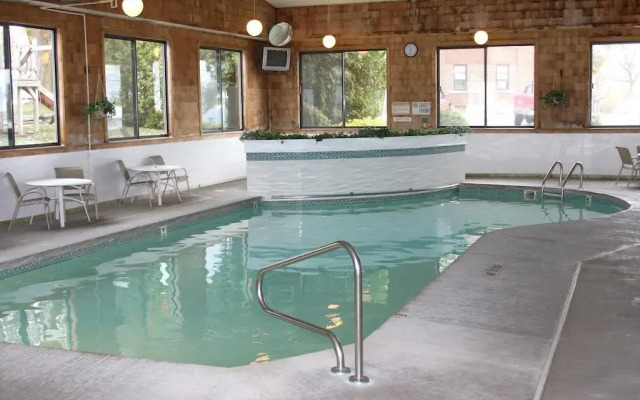 St. Ignace Budget Host Inn