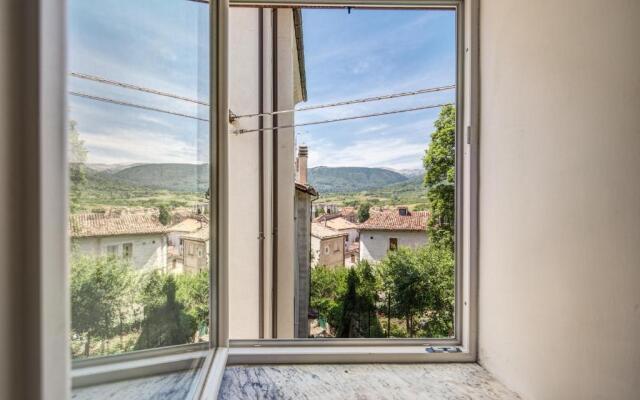 Appartamento di Design Con Vista Sui Monti