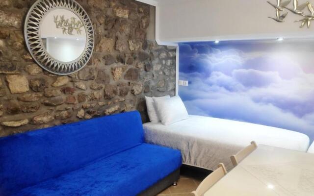 Naupactus unique harbor apartment in a stone house!