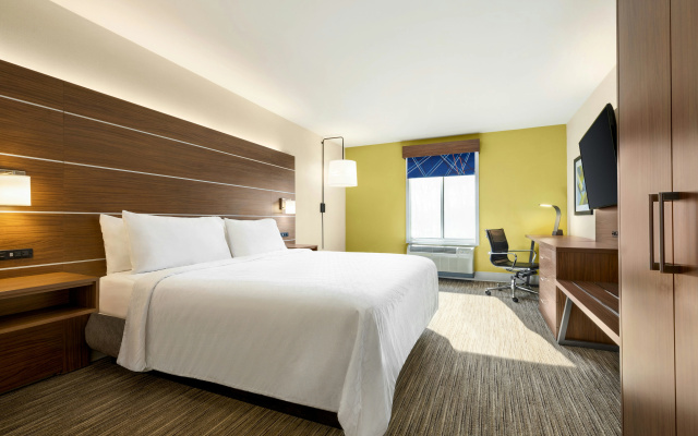 Holiday Inn Express & Suites Philadelphia - Mt. Laurel by IHG