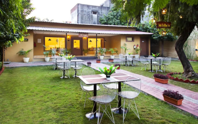 Clarks Inn Dudhwa