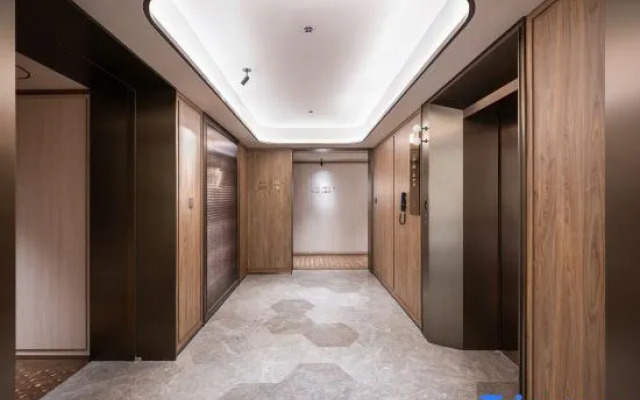 Crystal Orange Qingdao Wusi Square Wheat Island