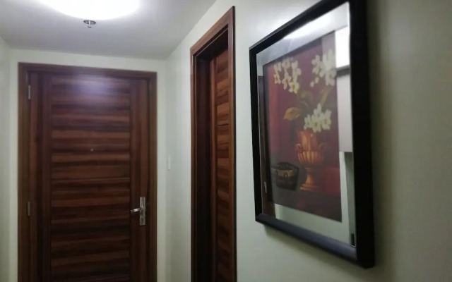 ECJ Cozy Studio Units at Horizons 101