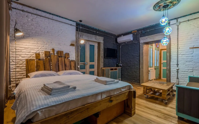 H&B apartments Zurab Zhvania