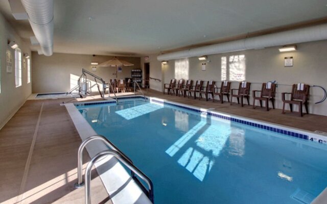 Cobblestone Inn & Suites