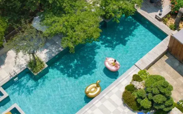Floral Lux Hotel· Changzhou Mountain Carp Peach Blossom Hotel