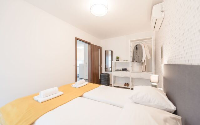 Oasis Apartments at Broadway Residence