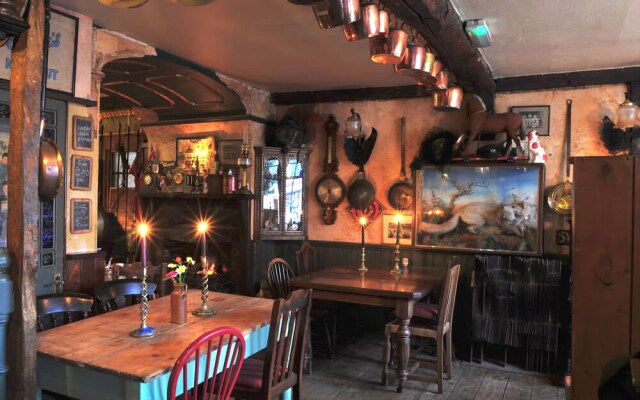 The Black Swan Hotel