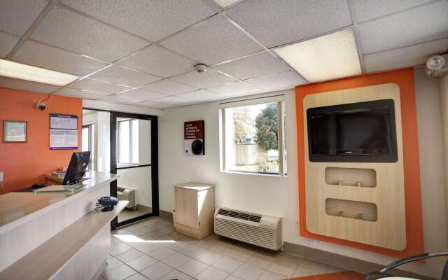 Motel 6 Council Bluffs, IA - Omaha East