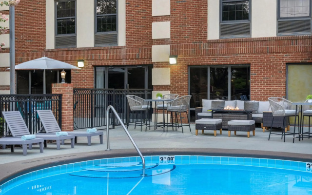 Four Points by Sheraton Greensboro Airport