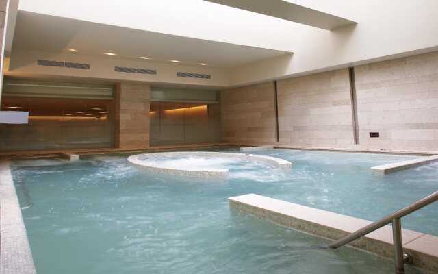 The Classic 500 Pentaz Executive Residence