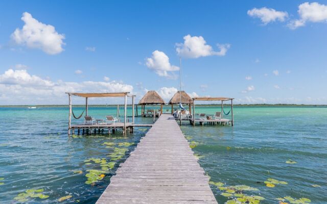 Lagoon Front Suite with Bikes & Kayaks
