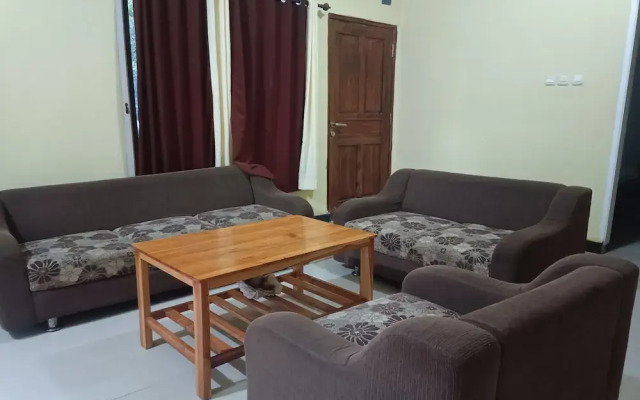 Hotel O Penginapan Annisya Near SMA Negeri 2 Mataram