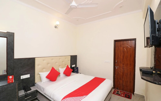 Oyo 22359 Hotel Raj Palace