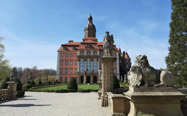 Hotel Przy Oślej Bramie - Zamek Książ