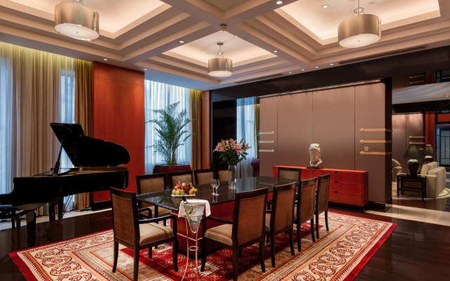 Crowne Plaza Chongqing Jiefangbei(Formerly InterContinental Chongqing)