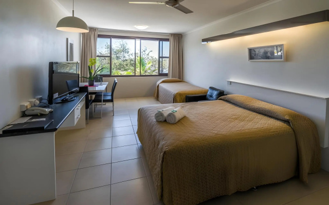 Rosslyn Bay Resort – Guest Rooms – Rosslyn