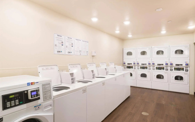 WoodSpring Suites Lafayette