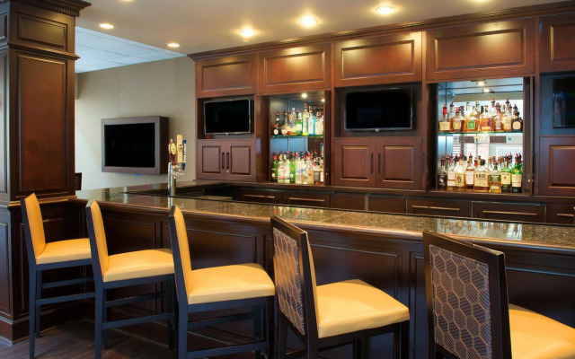 Embassy Suites by Hilton Philadelphia Airport