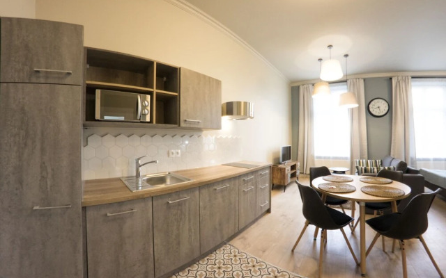 Rister Apartments