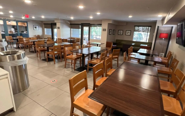Country Inn & Suites by Radisson, Pigeon Forge South, TN