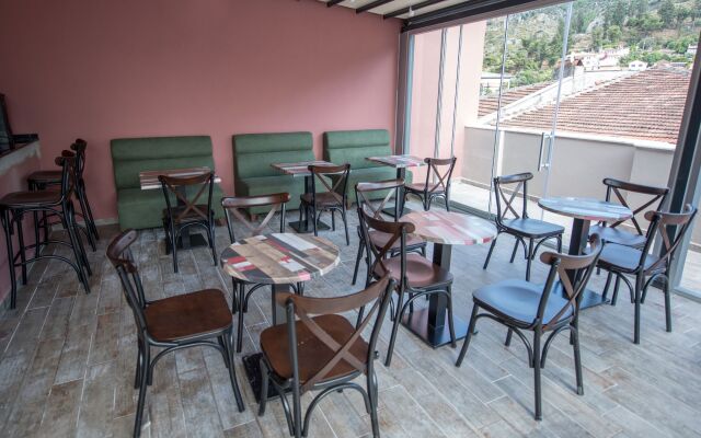 Sakura Hostel & Pub