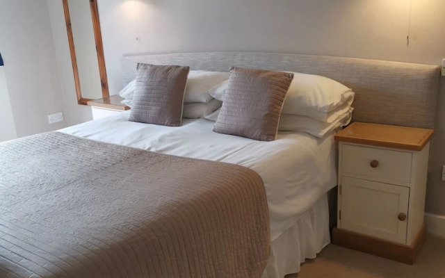 River Haven Hotel