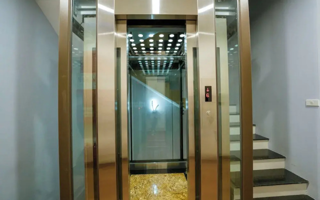 Azoma Hotel