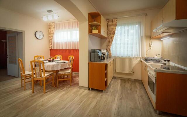 Zsuzsi Apartman