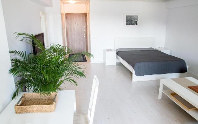 Airport Residence - Across from Otopeni Airport