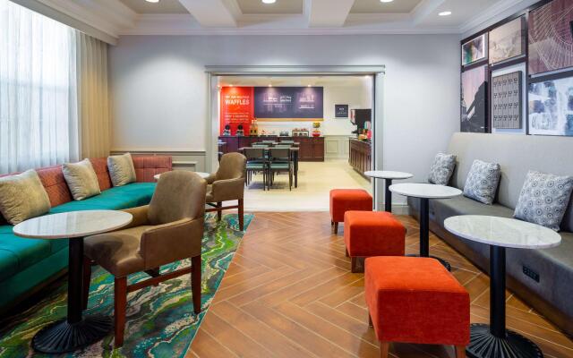 Hampton Inn Buffalo-Williamsville