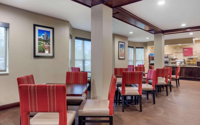 Comfort Suites North Dallas