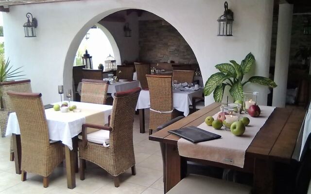 Birdcage Resort - Adult Only