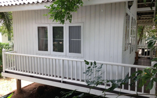 Young Coconut Garden Home Resort