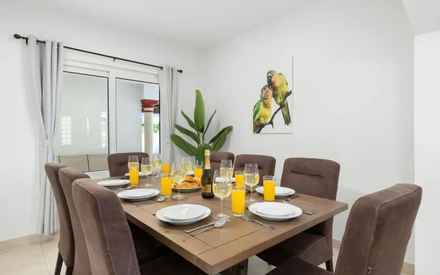 Sleeps 11 6 Bedrooms Privatepool Outdoor Dining