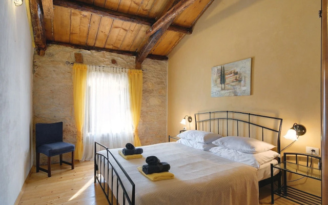 Villa in Batlug With Private Pool