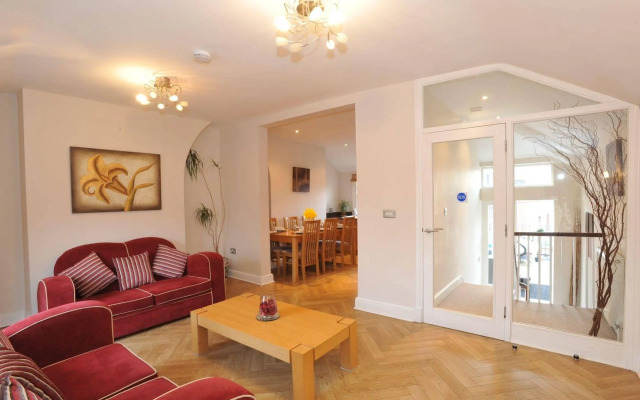 Chester Apartments