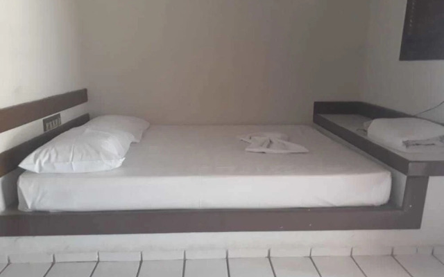 Serrano De Martins Hotel