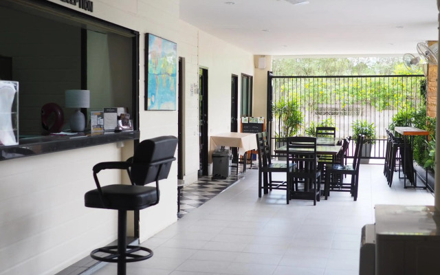 Mangoes Guesthouse
