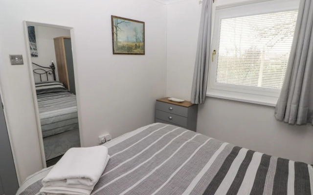 13 Gower Holiday Village