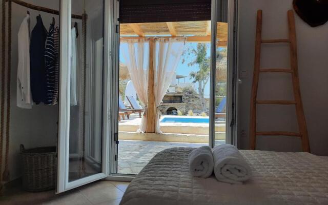 Janakos View Apartment II with Pool
