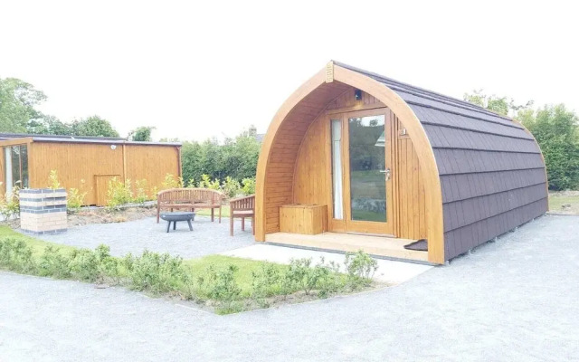Orchard Glamping -willow Pod